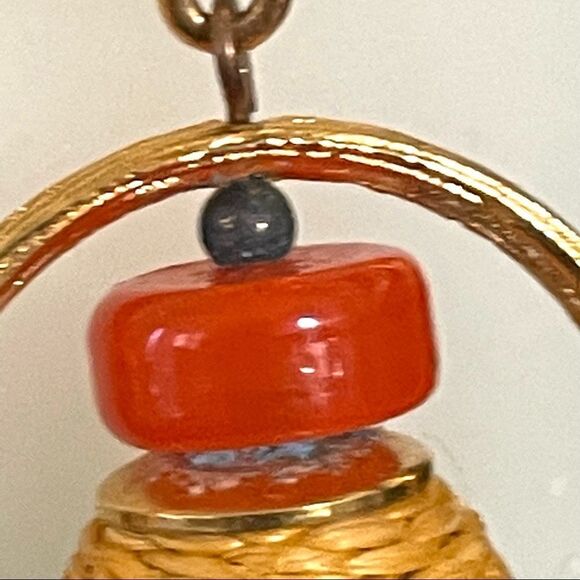 Gold tone drop earrings - Picture 5 of 10